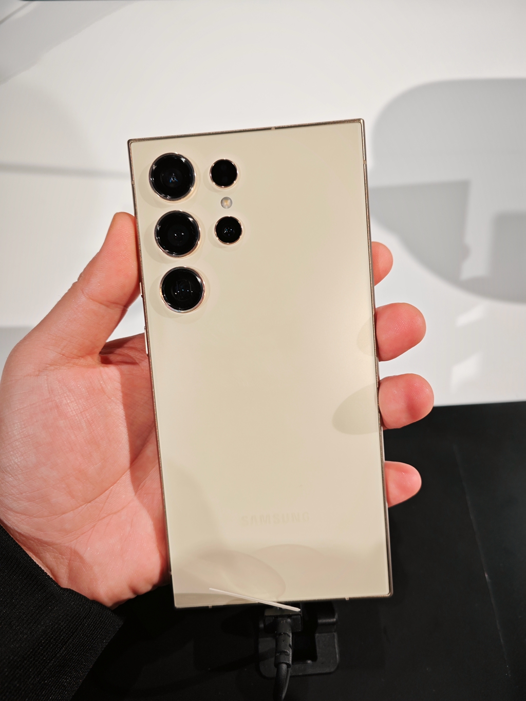 三星GalaxyS24系列上手图赏 多款时尚配色质感出众